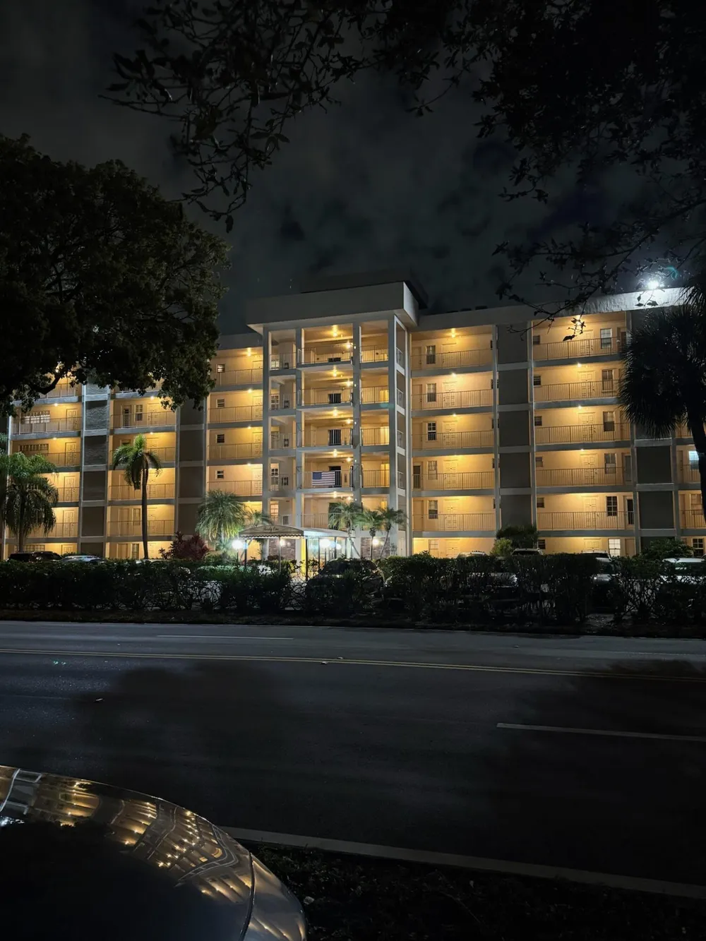 2901 S Palm Aire Dr, Pompano Beach, FL 33069