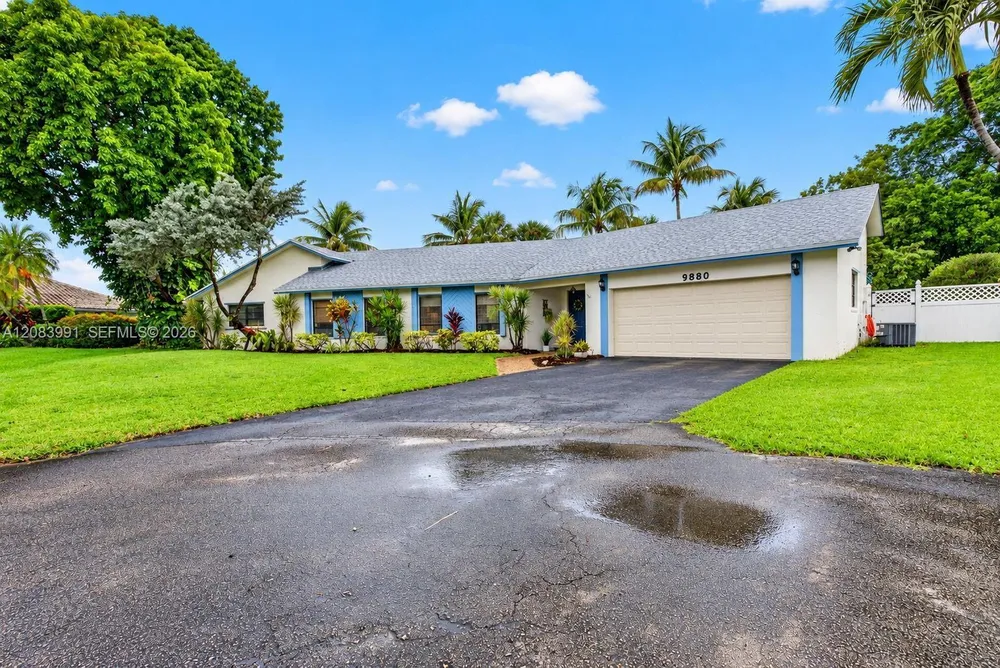 9880 SW 1st St, Plantation, FL 33324