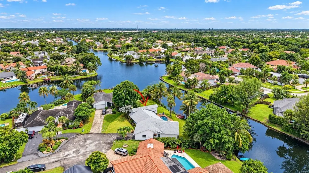 9880 SW 1st St, Plantation, FL 33324