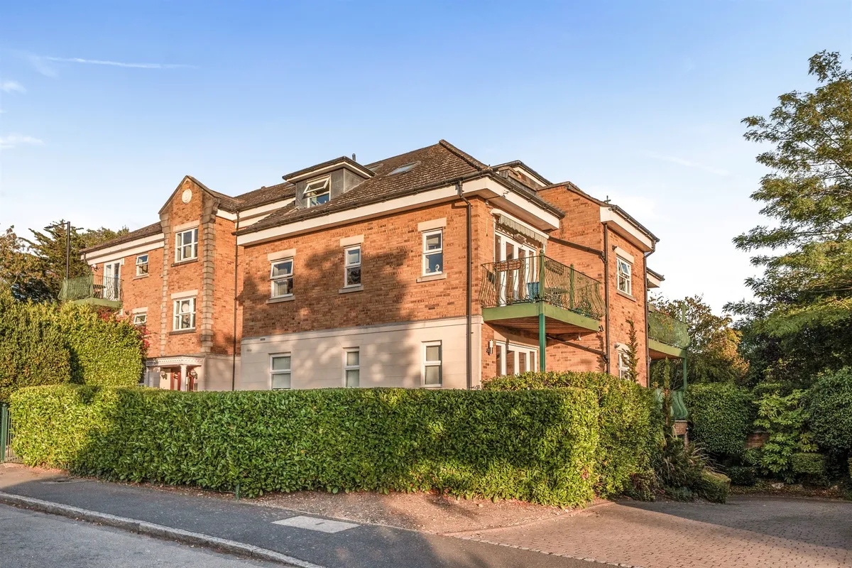 The Ridgeway, Enfield