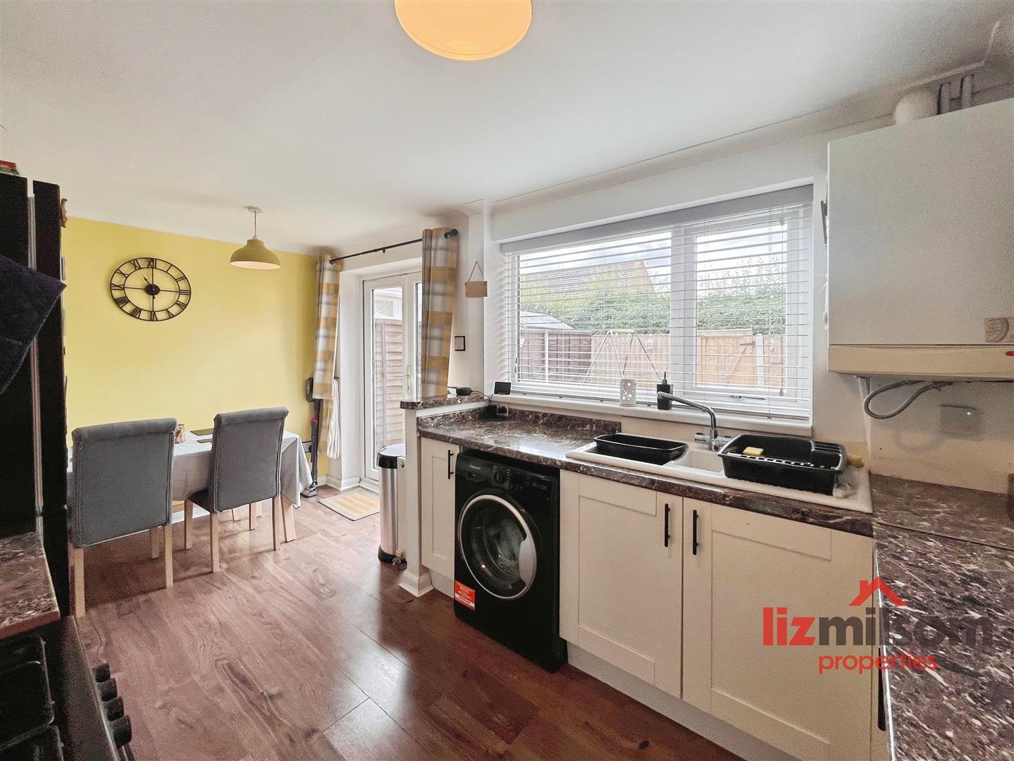 Oversetts Court, Swadlincote Image 8