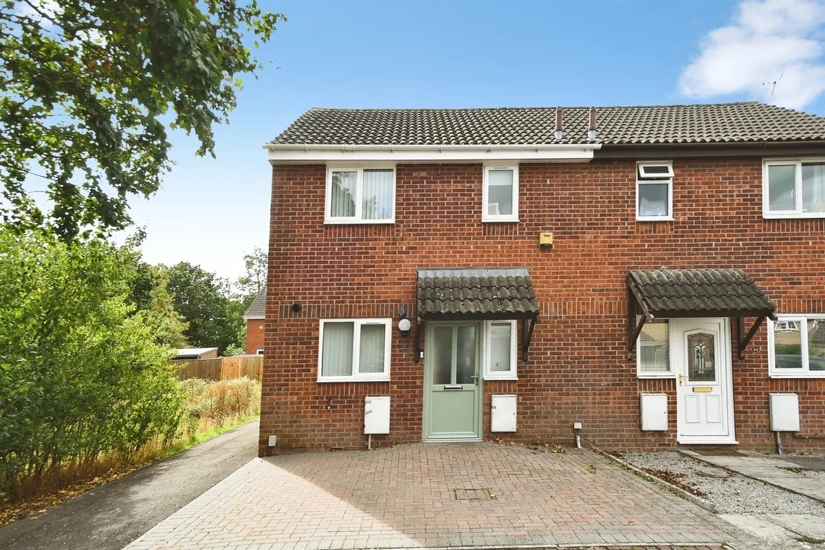 Wagtail Close, Swindon