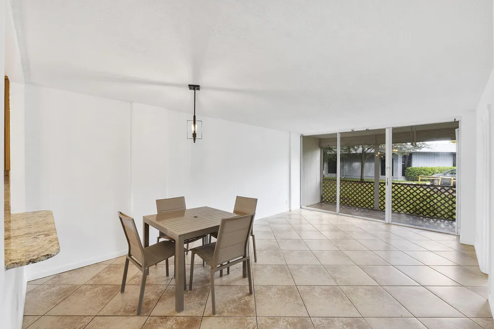 113 Royal Park Dr, Oakland Park, FL 33309