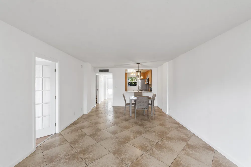 113 Royal Park Dr, Oakland Park, FL 33309