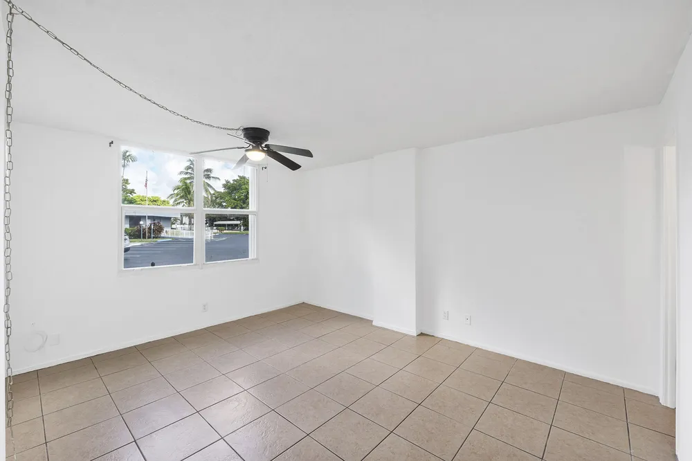 113 Royal Park Dr, Oakland Park, FL 33309