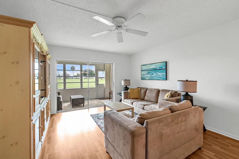 7797 Golf Cir Dr, Margate, FL 33063