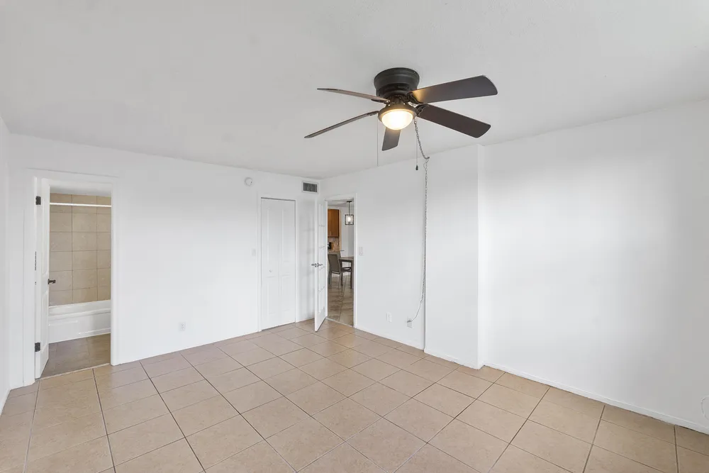 113 Royal Park Dr, Oakland Park, FL 33309