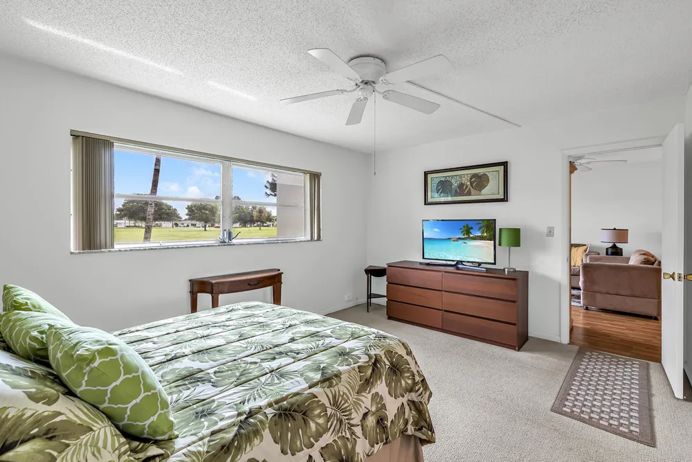 7797 Golf Cir Dr, Margate, FL 33063