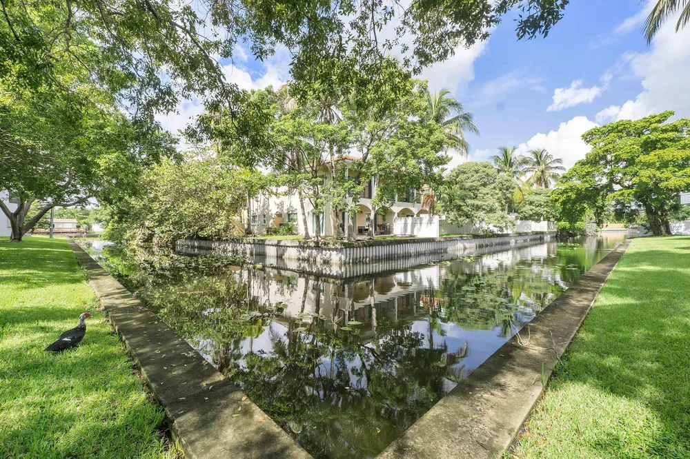 113 Royal Park Dr, Oakland Park, FL 33309