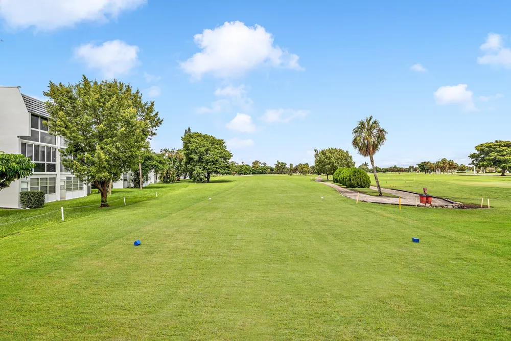 7797 Golf Cir Dr, Margate, FL 33063