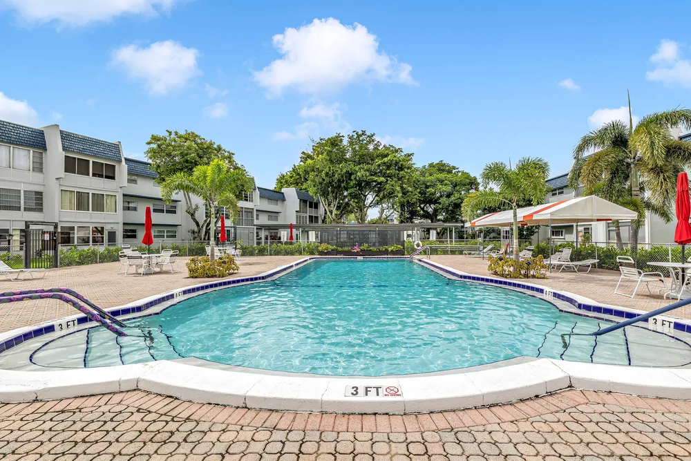 7797 Golf Cir Dr, Margate, FL 33063