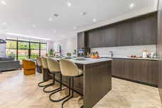 No. 3 Ronmar Place, Oxshott, KT22 photo 3