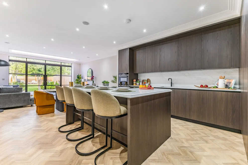 No. 3 Ronmar Place, Oxshott, KT22 photo 3
