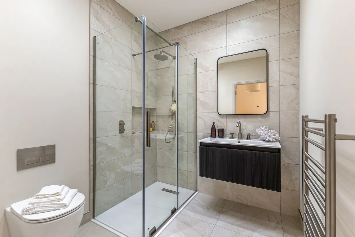 No. 3 Ronmar Place, Oxshott, KT22 photo 9