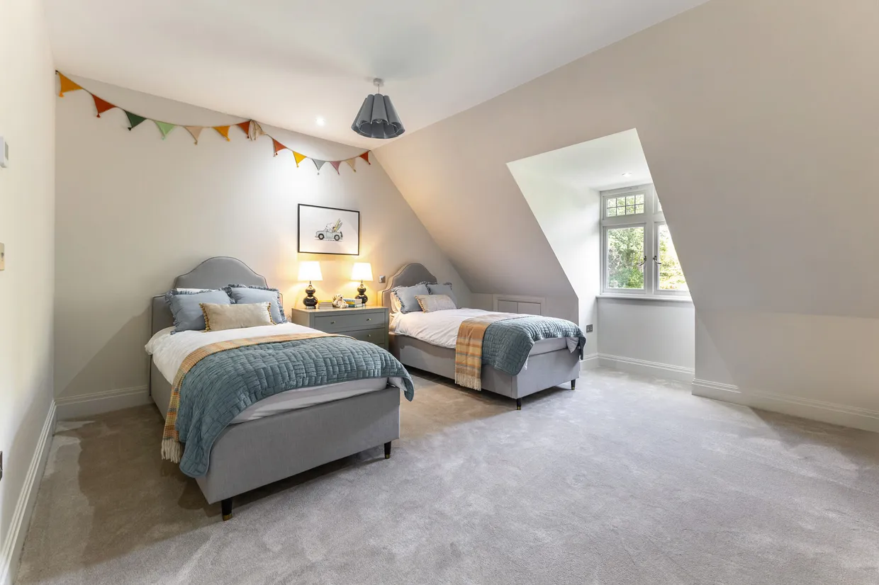 No. 3 Ronmar Place, Oxshott, KT22 photo 12