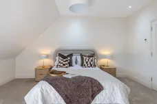 No. 3 Ronmar Place, Oxshott, KT22 photo 15