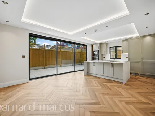 Hazlewood Avenue, Mordenphoto