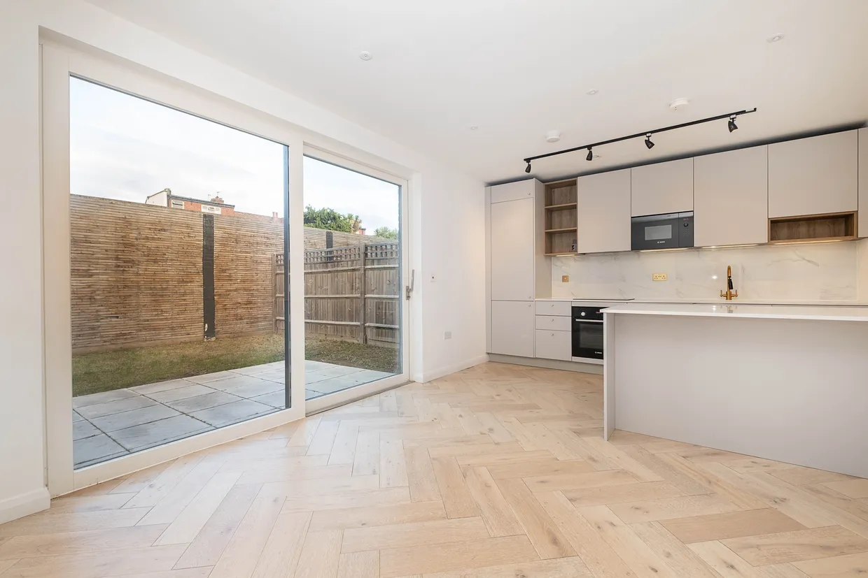 Ravensbury Terrace, London, SW18 photo 5