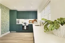Headley Chase, Epsom, KT18 photo 3
