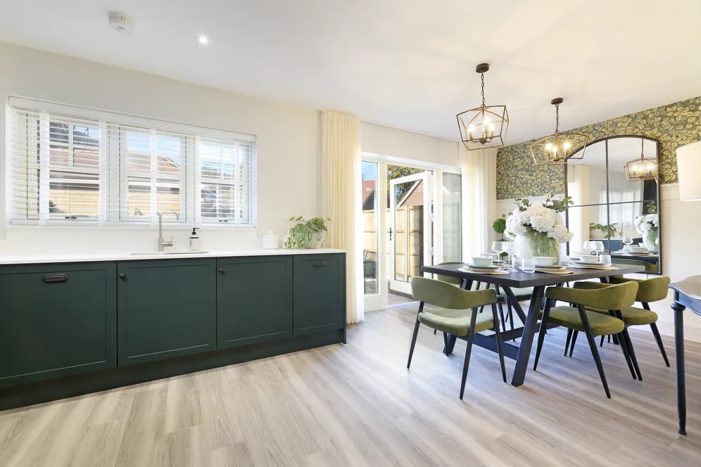 Headley Chase, Epsom, KT18 photo 4