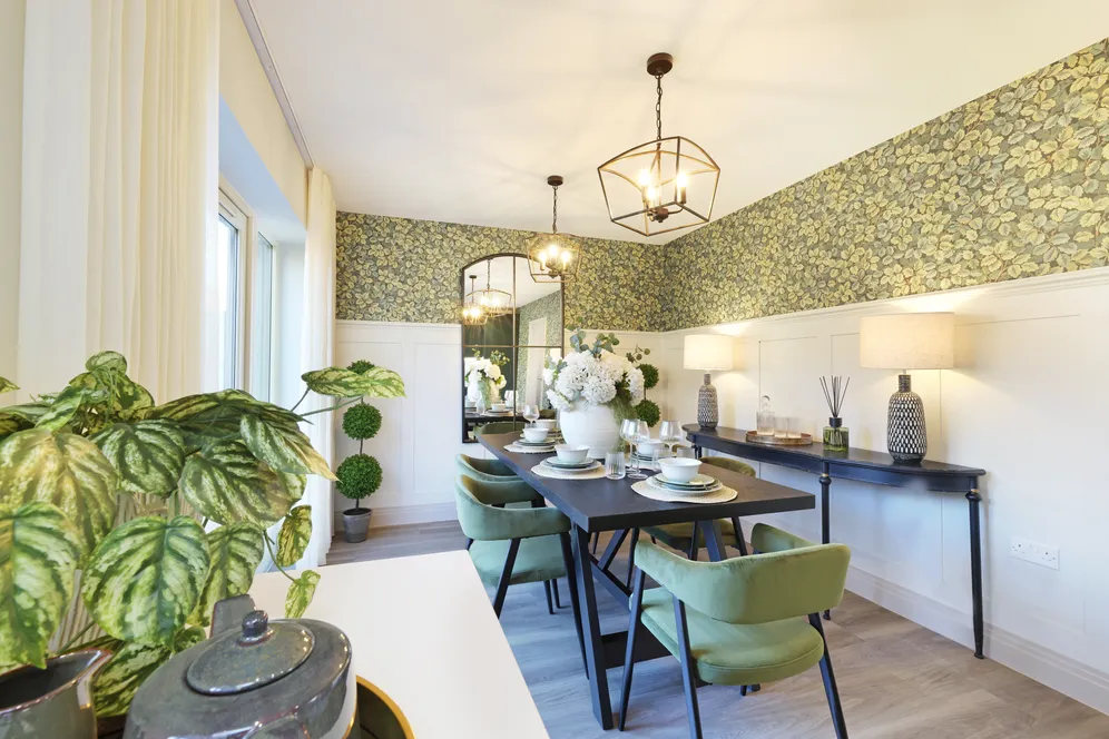 Headley Chase, Epsom, KT18 photo 5