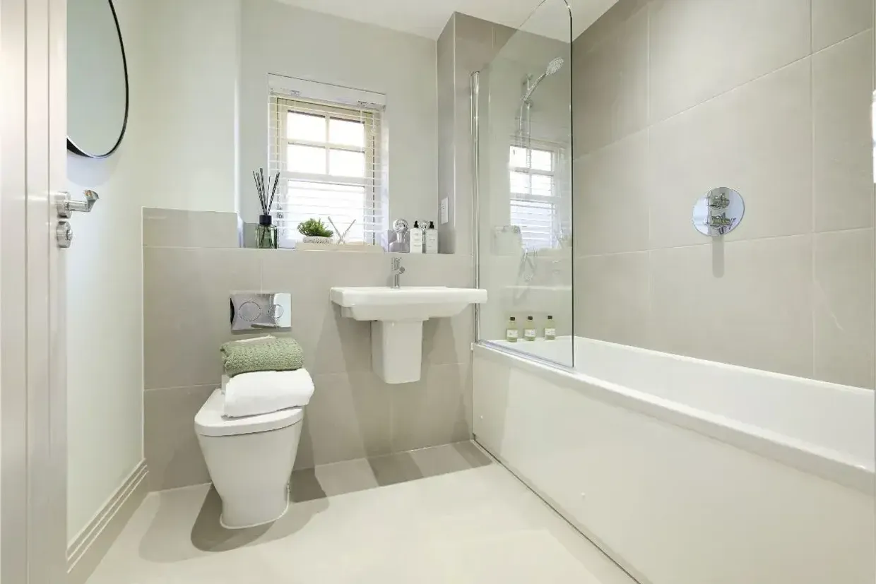 Headley Chase, Epsom, KT18 photo 10