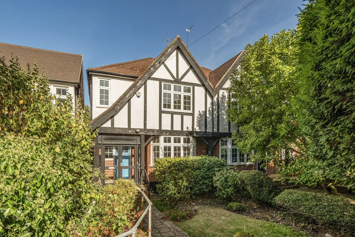 Lavender Hill, Enfield