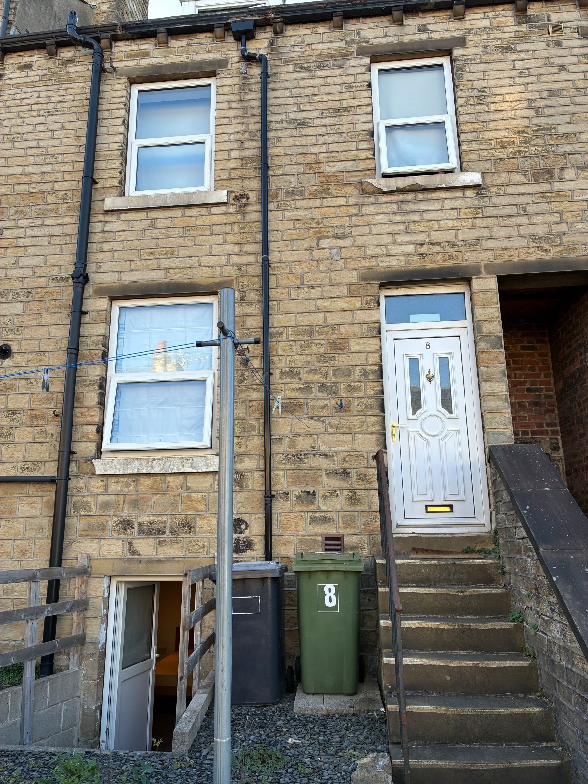 8 Beaumont Street, Moldgreen, Huddersfield, HD5 Image 1