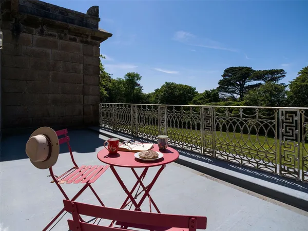 Holman Park, Camborne, TR14 photo 2