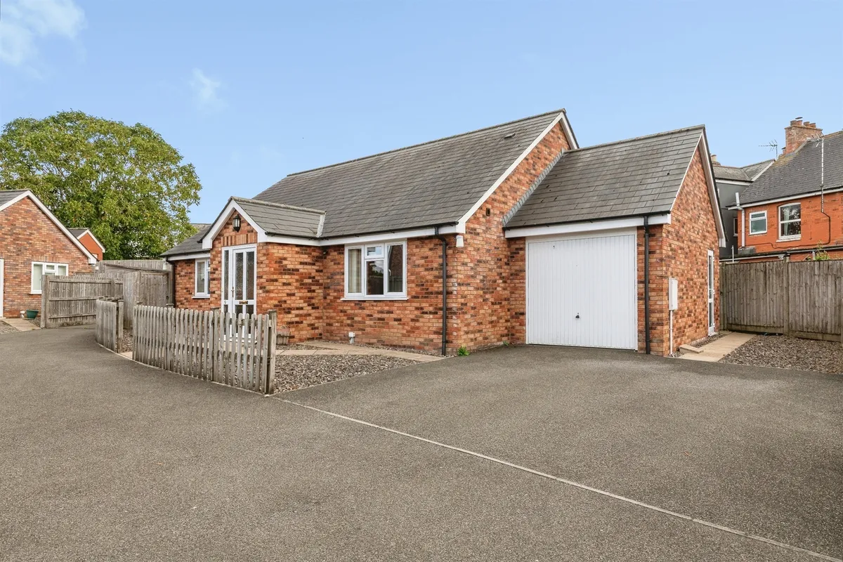 Allendale Close, Rockwell Green, Wellington