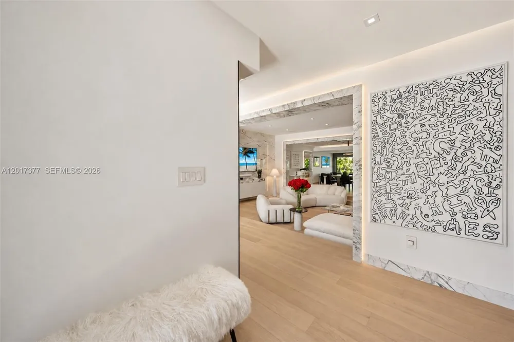 5750 Lagorce Dr, Miami Beach, FL 33140-2142
