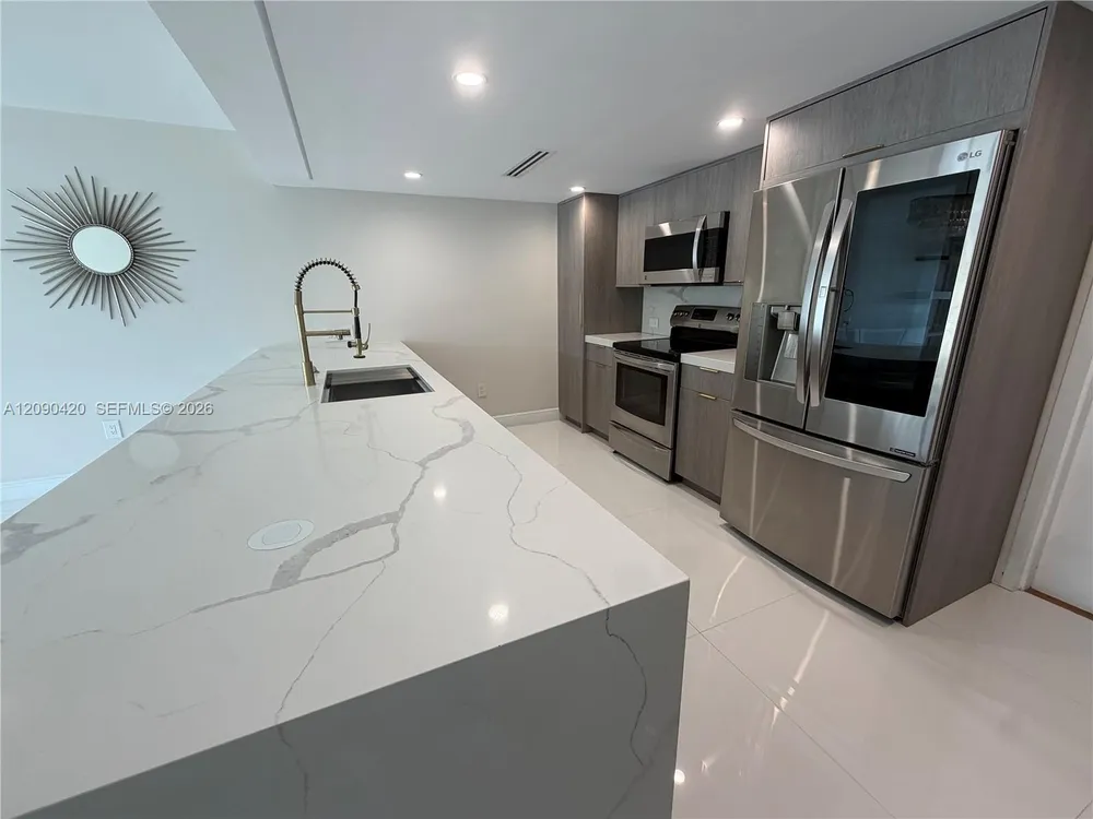 155 Ocean Lane Dr, Key Biscayne, FL 33149