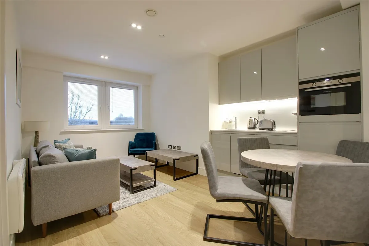 Pinnacle House, Kings Langley
