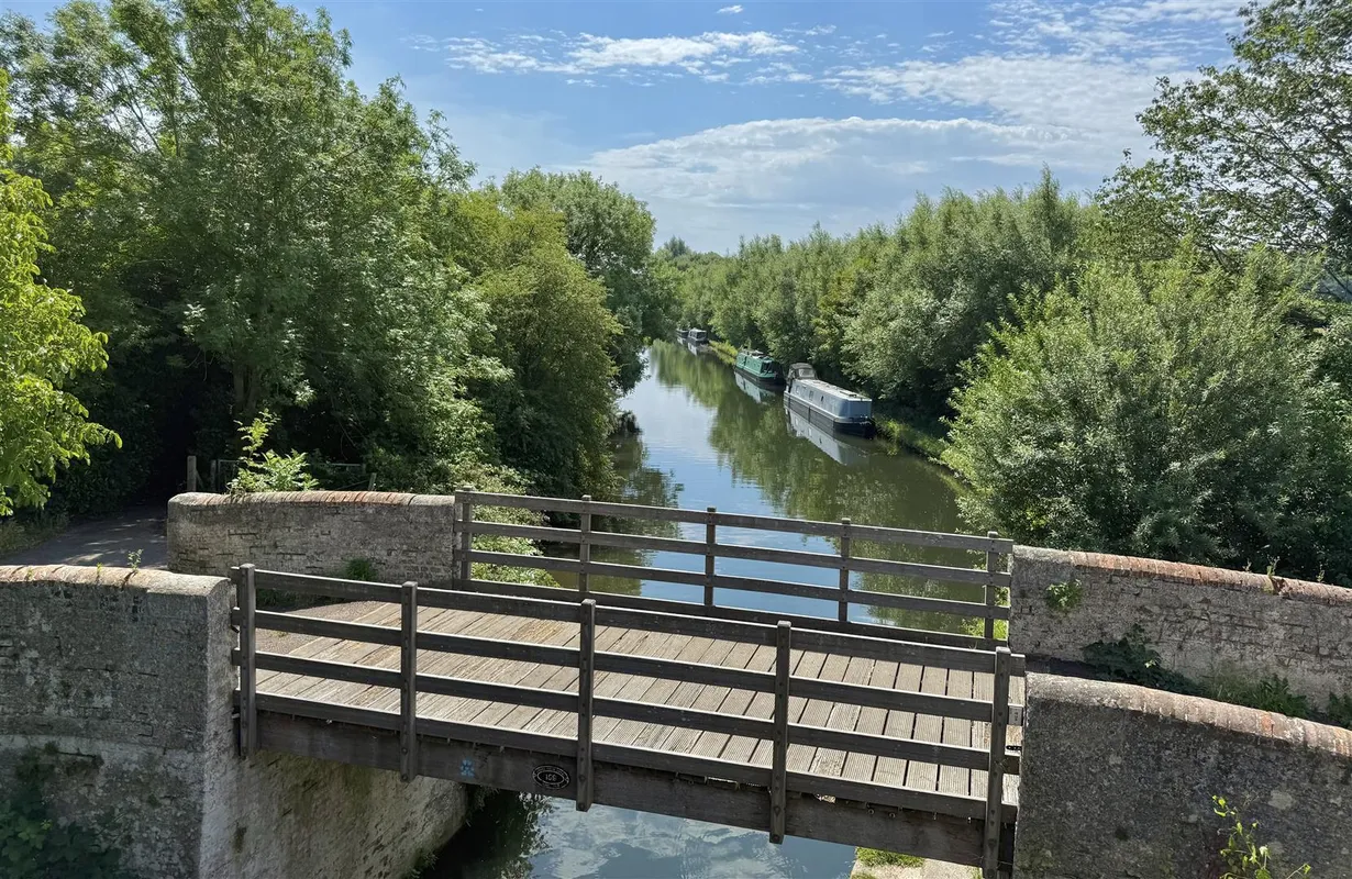 Pinnacle House, Kings Langley