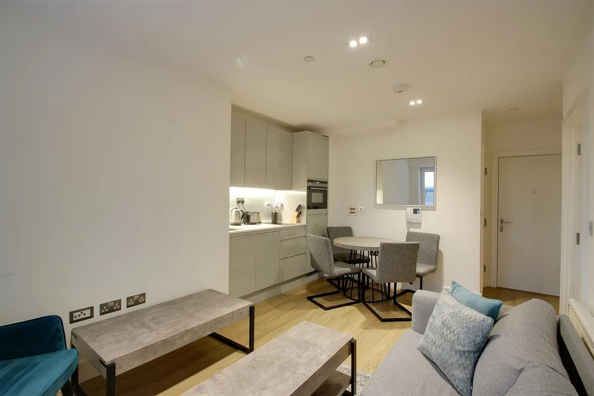 Pinnacle House, Kings Langley