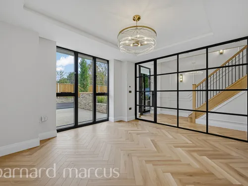 Winston Close, LONDONphoto