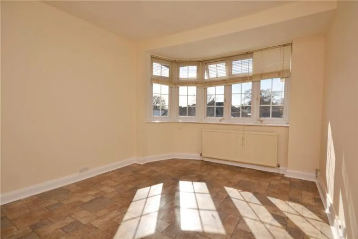 Beresford Avenue, LONDON