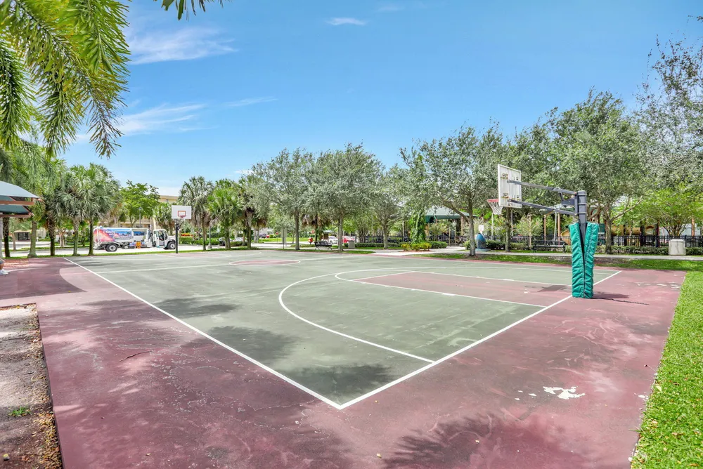 2901 S Palm Aire Dr, Pompano Beach, FL 33069