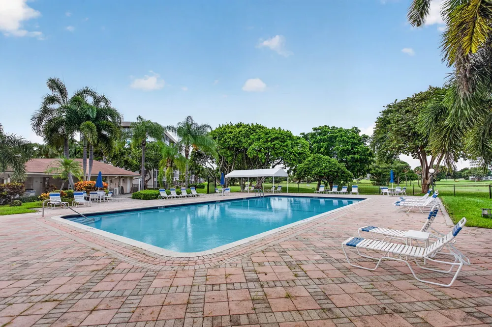 2901 S Palm Aire Dr, Pompano Beach, FL 33069