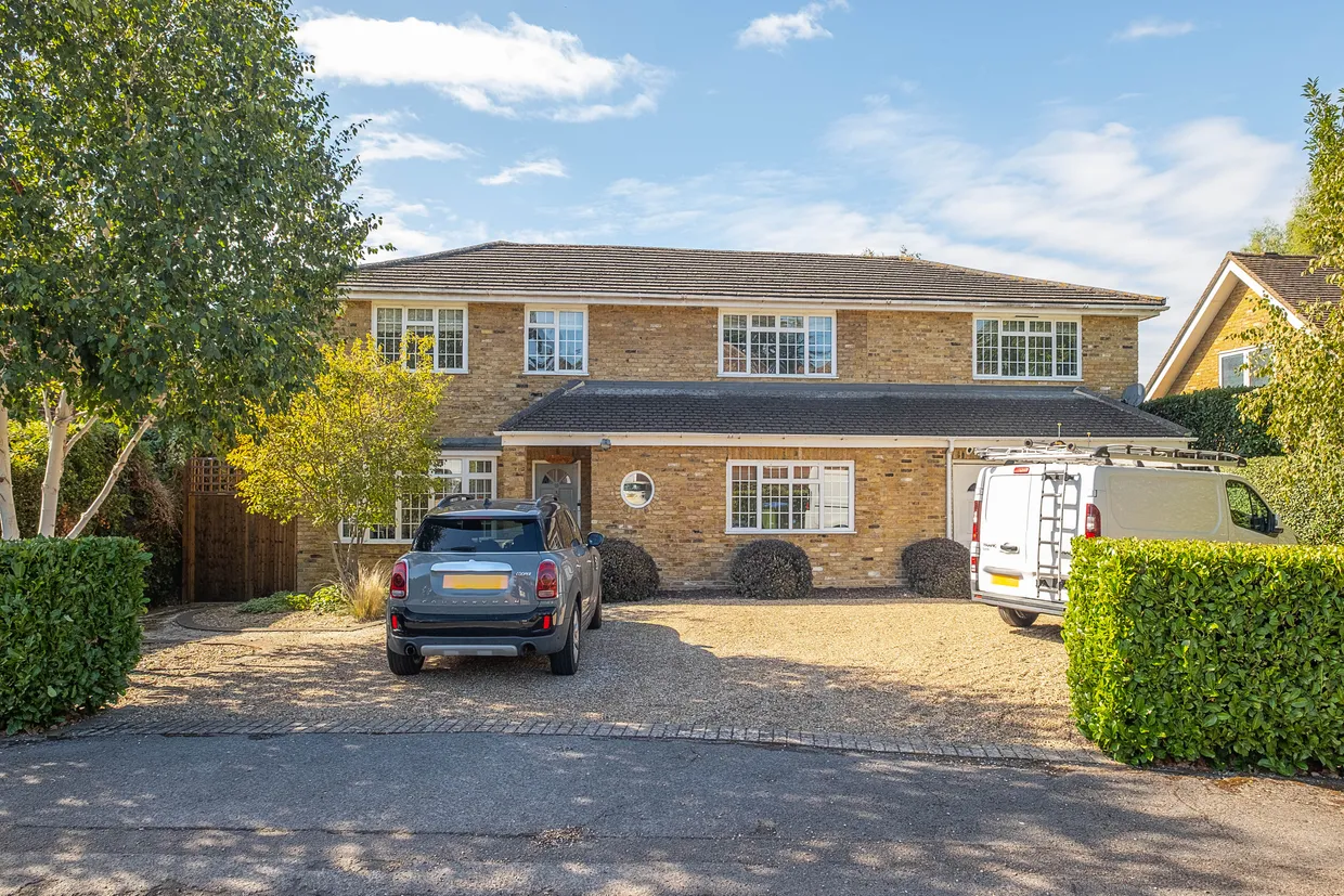 Saxonbury Gardens, Surbiton, KT6 photo 1