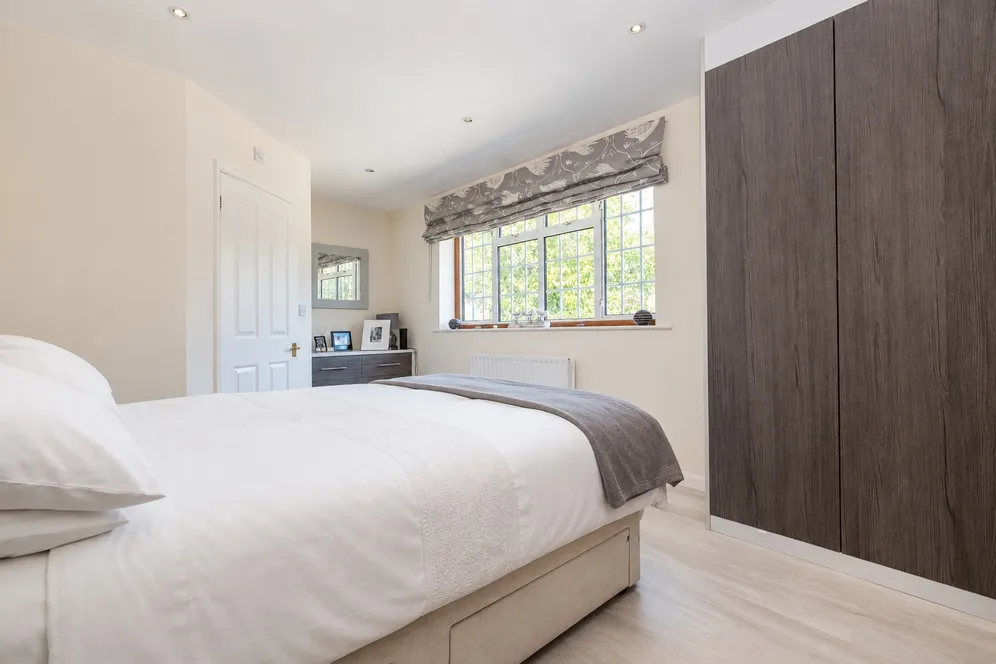 Saxonbury Gardens, Surbiton, KT6 photo 7