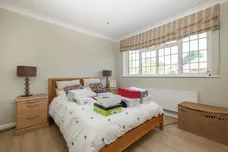 Saxonbury Gardens, Surbiton, KT6 photo 8