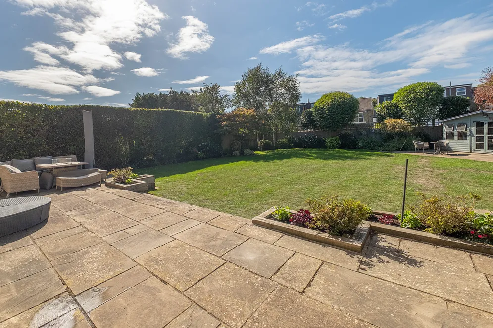 Saxonbury Gardens, Surbiton, KT6 photo 11
