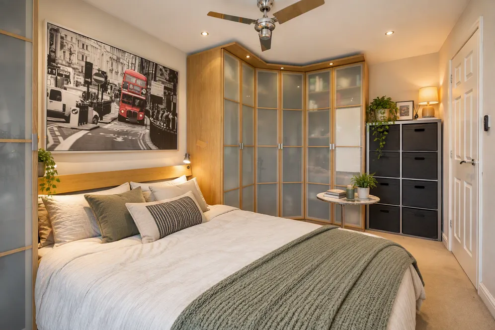 Horseshoe Close, London, E14 photo 13