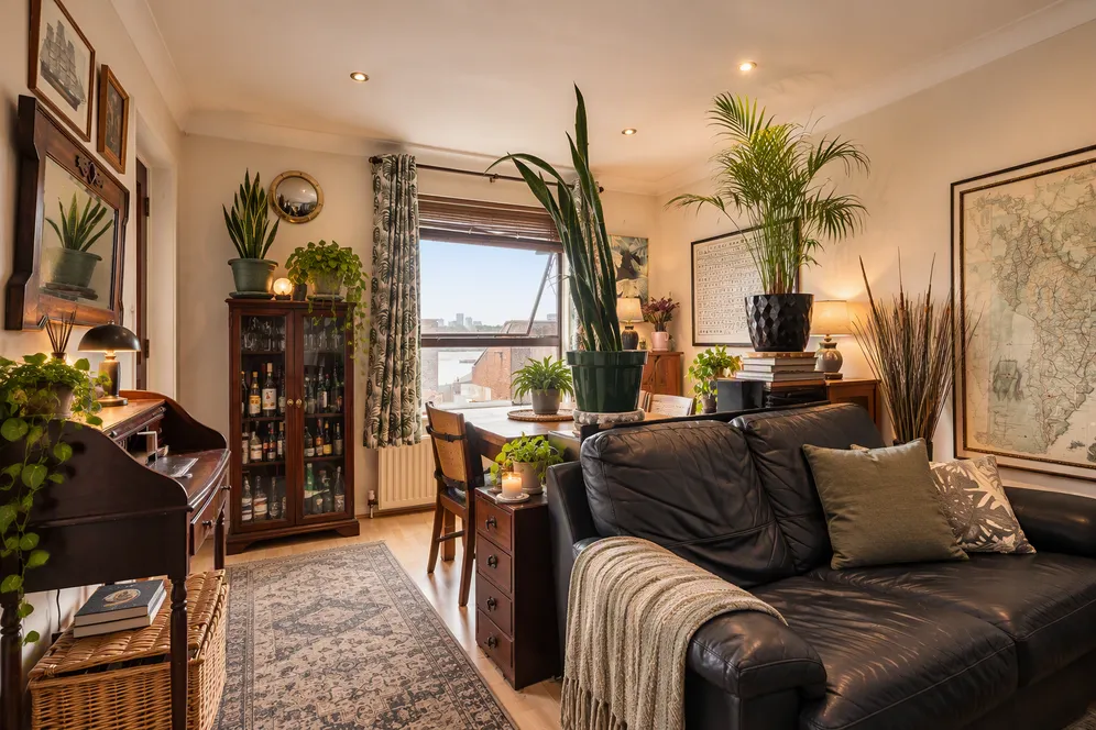 Horseshoe Close, London, E14 photo 3