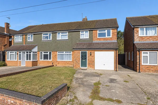 Tile Kiln Lane, Leverstock Green, Hemel Hempstead, Hertfordshire, HP3 8NH