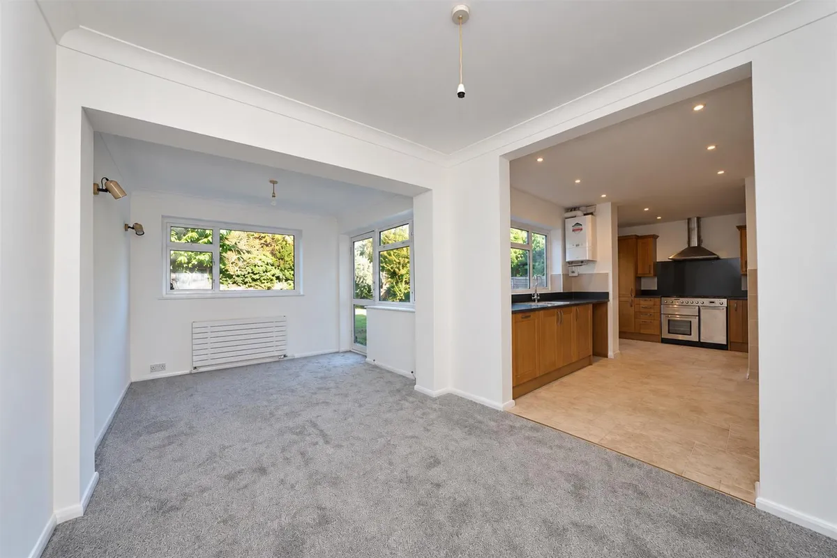 Tile Kiln Lane, Leverstock Green, Hemel Hempstead, Hertfordshire, HP3 8NH