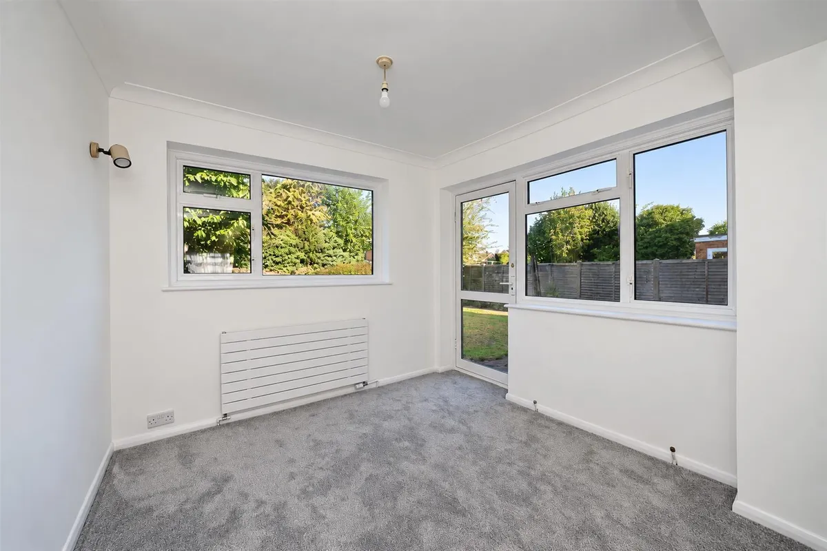 Tile Kiln Lane, Leverstock Green, Hemel Hempstead, Hertfordshire, HP3 8NH