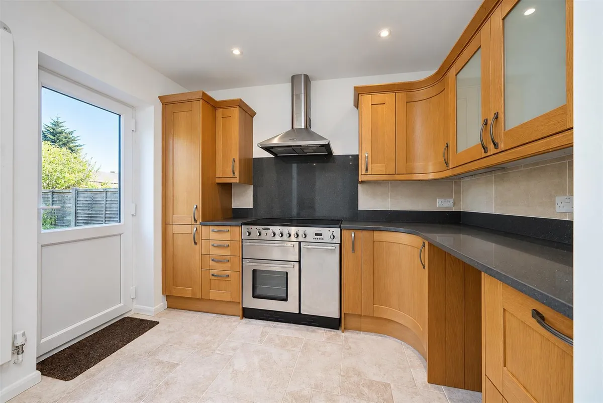 Tile Kiln Lane, Leverstock Green, Hemel Hempstead, Hertfordshire, HP3 8NH
