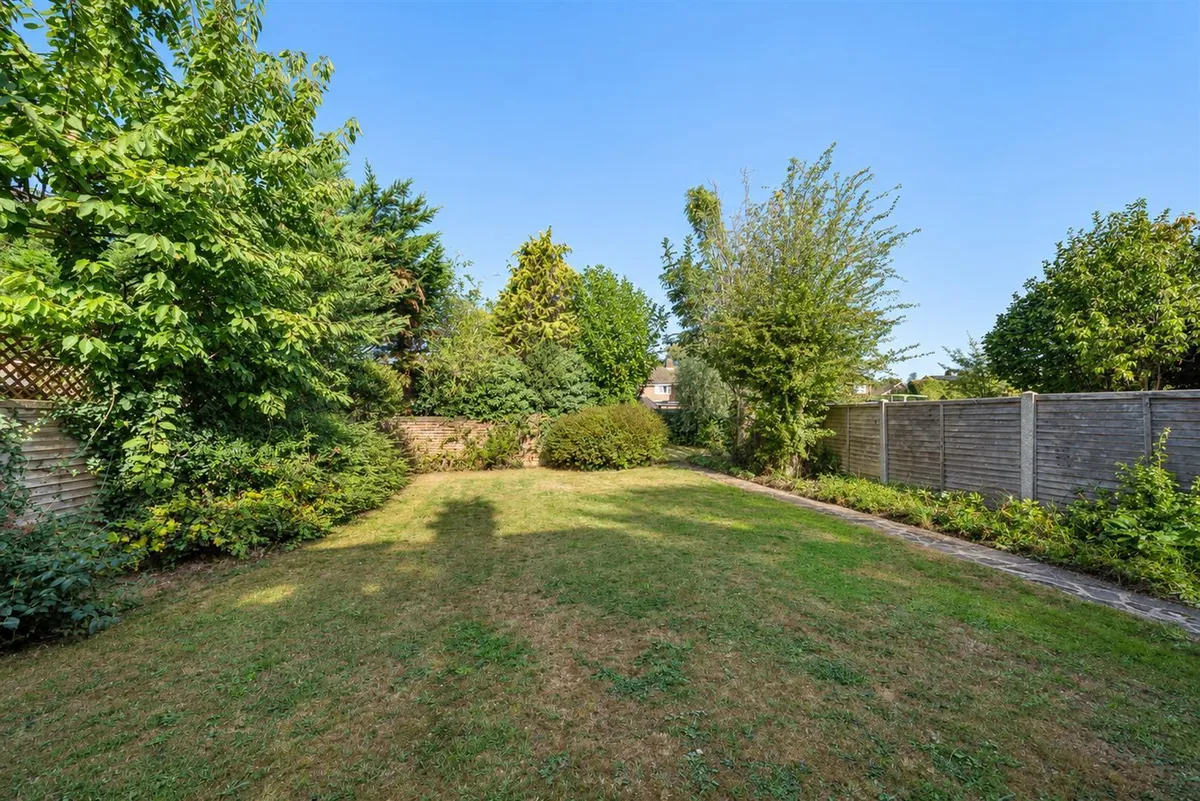 Tile Kiln Lane, Leverstock Green, Hemel Hempstead, Hertfordshire, HP3 8NH